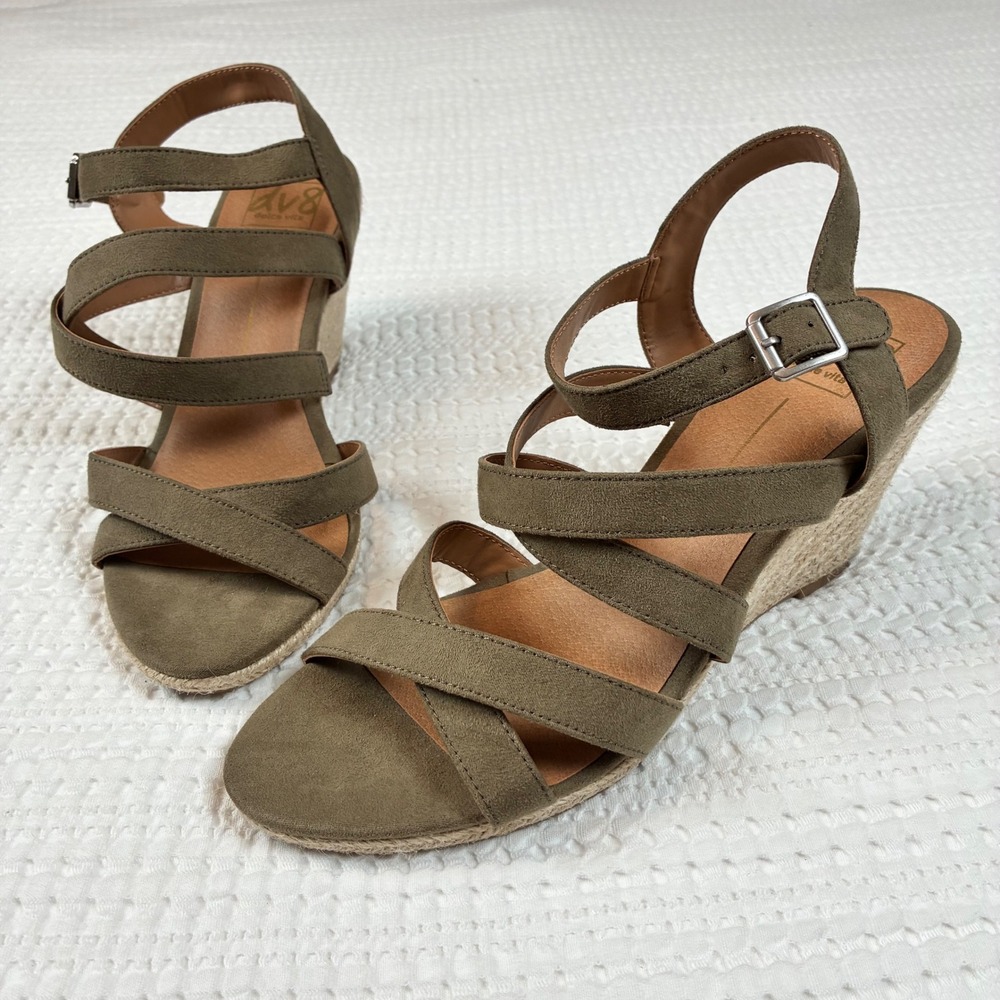 Like New DV8 Dolce Vita Plume Espadrille‎ Wedge Olive Faux Suede Strappy Size 10